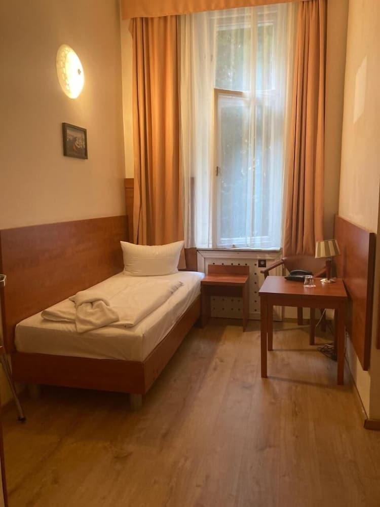 City Hotel Am Kurfuerstendamm Берлин Екстериор снимка