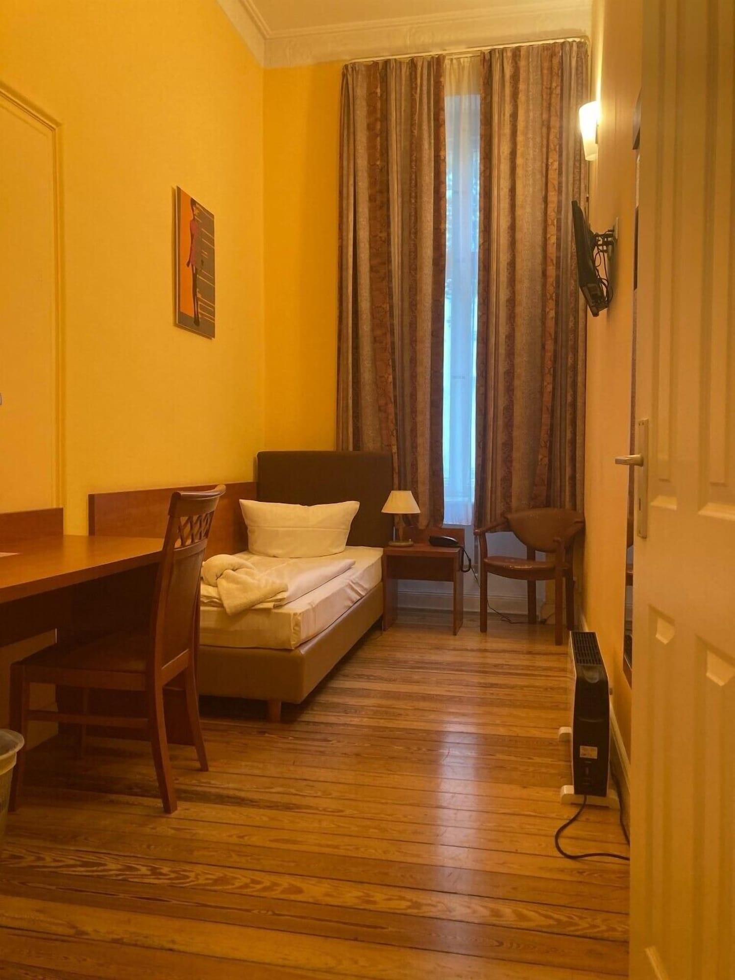City Hotel Am Kurfuerstendamm Берлин Екстериор снимка