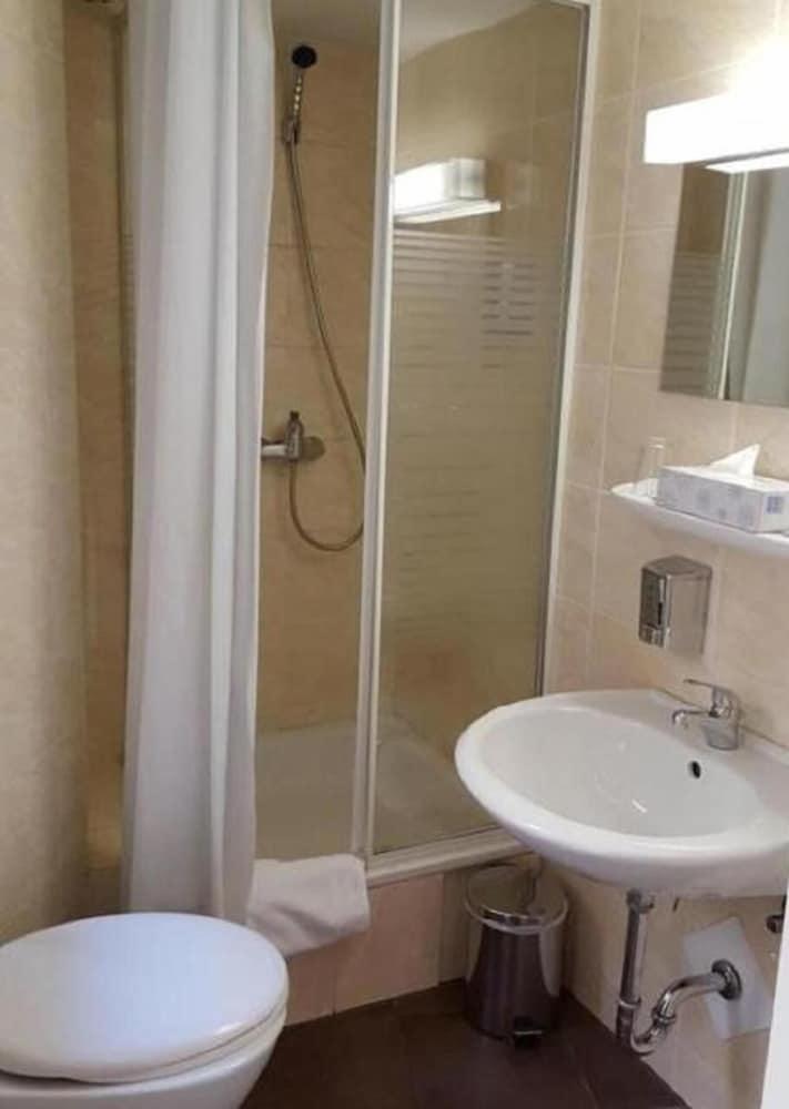City Hotel Am Kurfuerstendamm Берлин Екстериор снимка