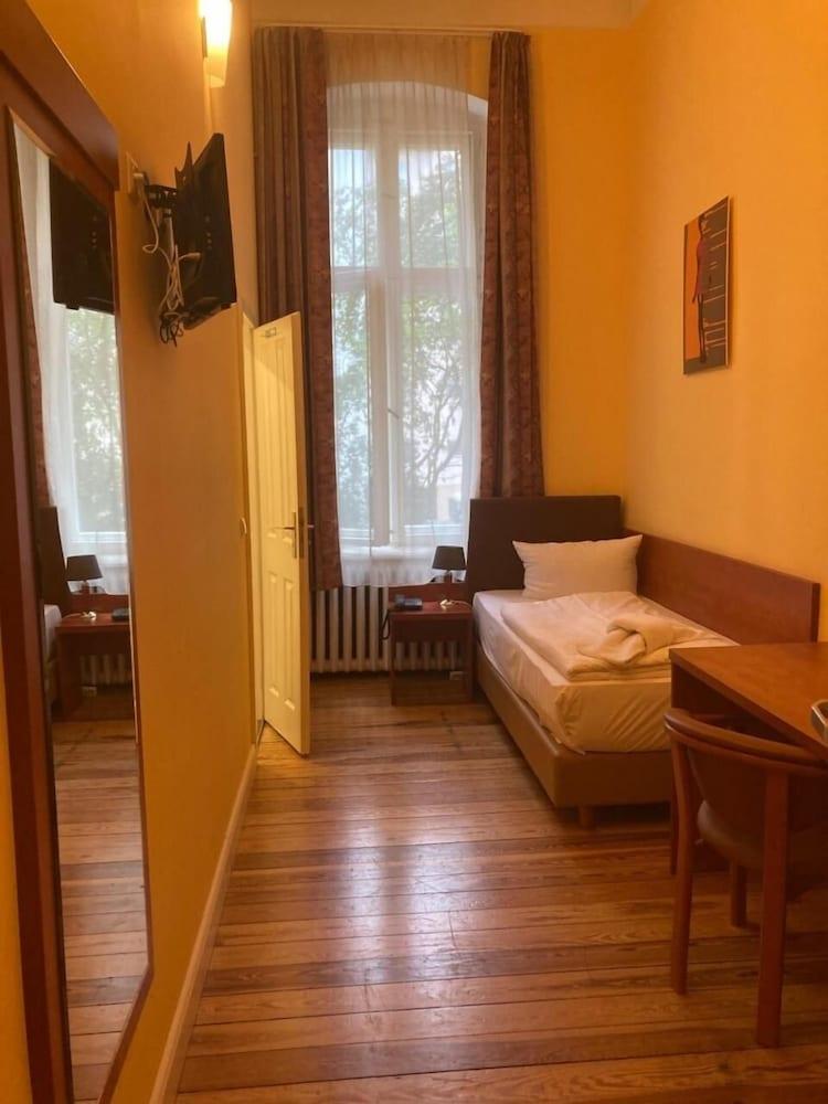 City Hotel Am Kurfuerstendamm Берлин Екстериор снимка