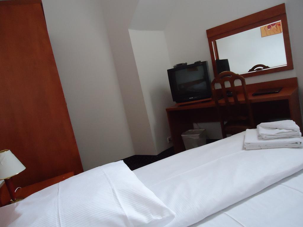 City Hotel Am Kurfuerstendamm Берлин Екстериор снимка