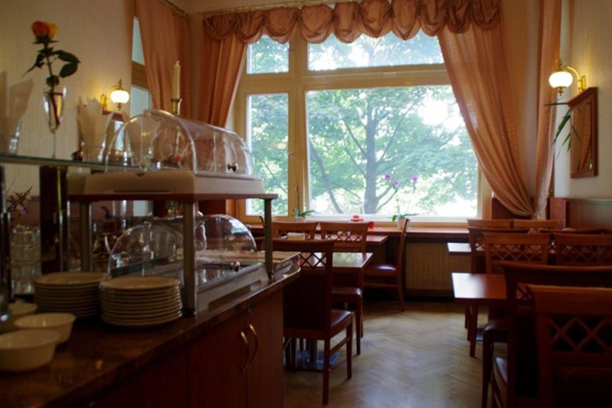 City Hotel Am Kurfuerstendamm Берлин Екстериор снимка
